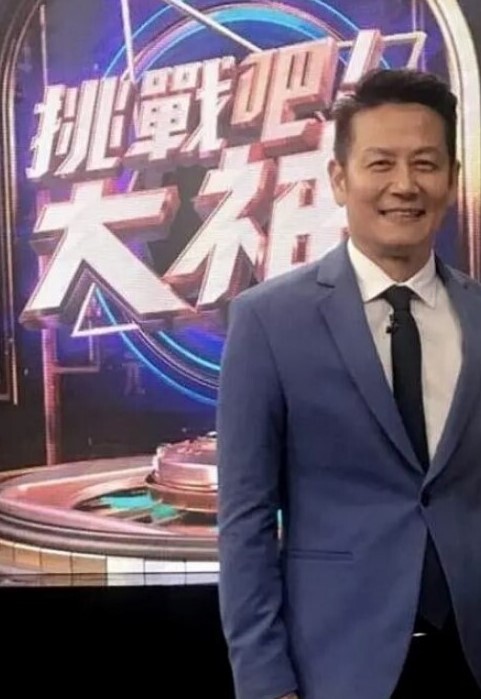 重庆高颜值外唯极品女神曝光，多少男人的白月光却在外唯届玩得风生水起！ - 九色视频