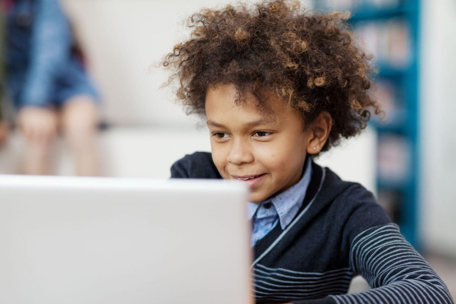 9 Benefits of Teaching a Coding 监禁姐妹教师 in Elementary School